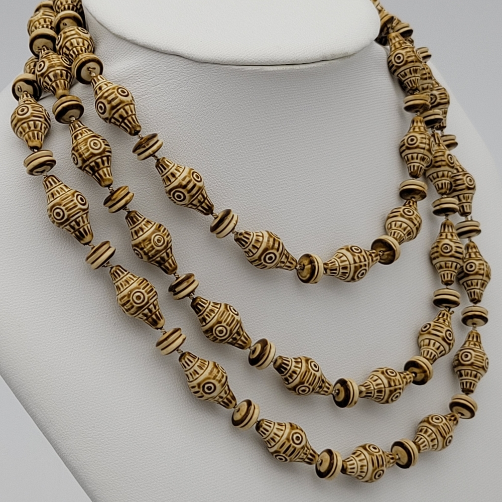 Vintage Plastic Bead Necklace - Carved Wood Look